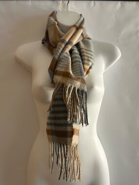 D&Y SOFTER THAN CASHMERE SUPER SOFT ACRYLIC KOREA MADE PLAID FRINGE SCARF O/S